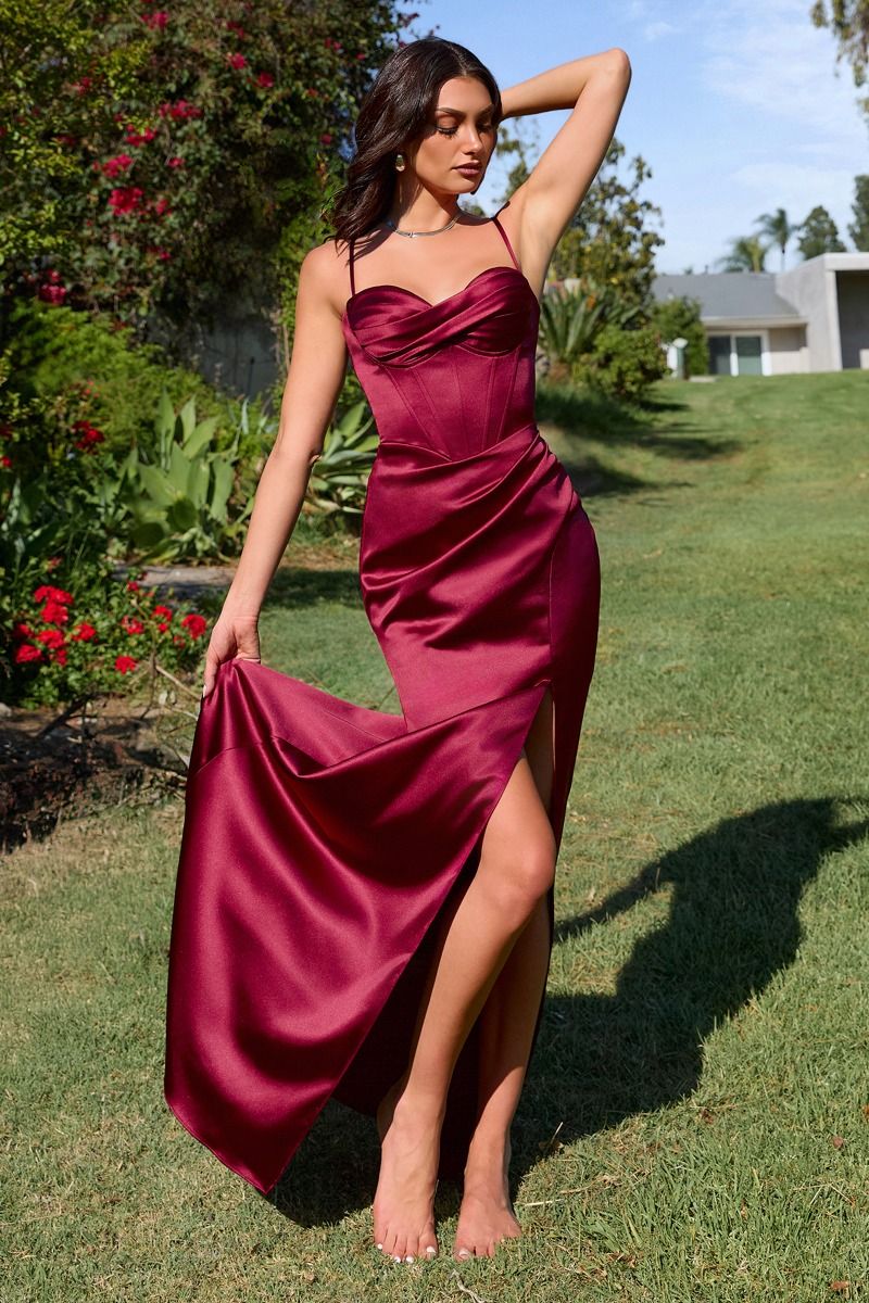 sweetheart neckline fitted dress